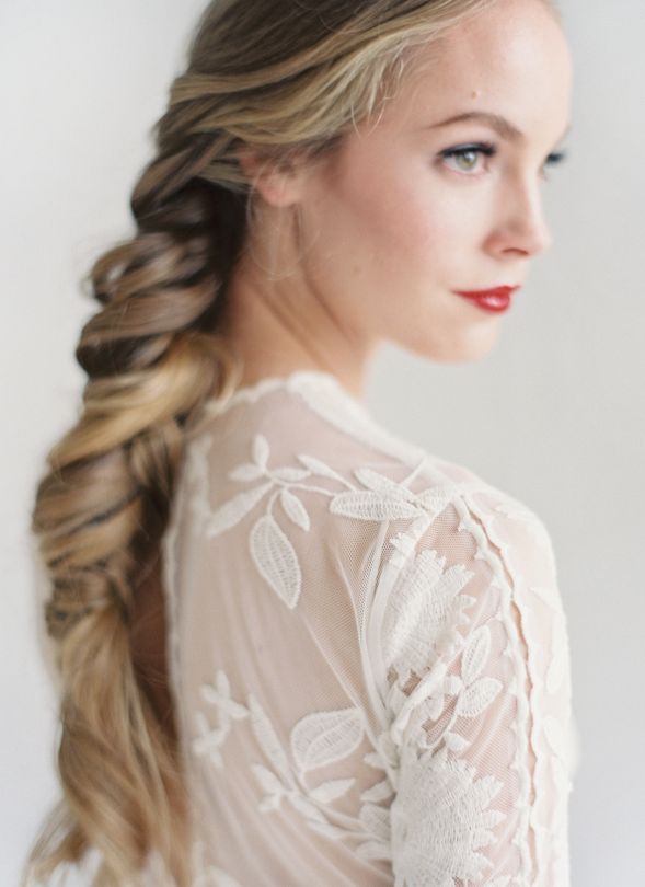 Прическа невесты: коса со сложным плетением