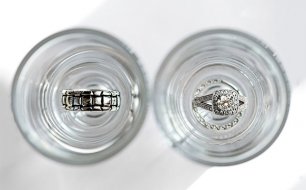 Кольца в стаканах