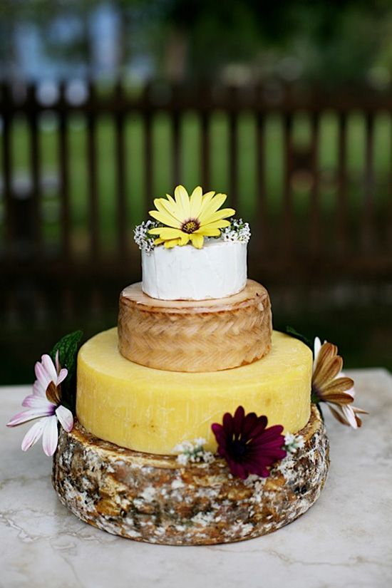 Свадебный торт в деревенском стиле