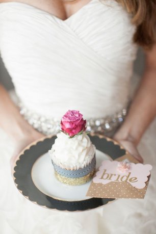 Невеста с капкейком