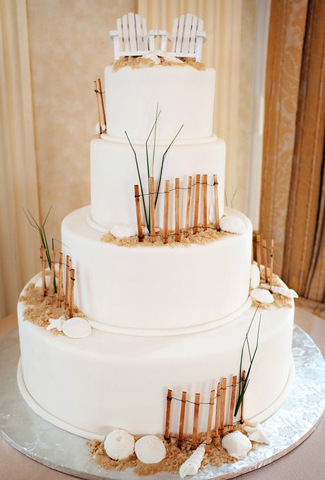 Свадебный торт с оригинальным декором