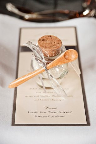 Десерт с ложкой