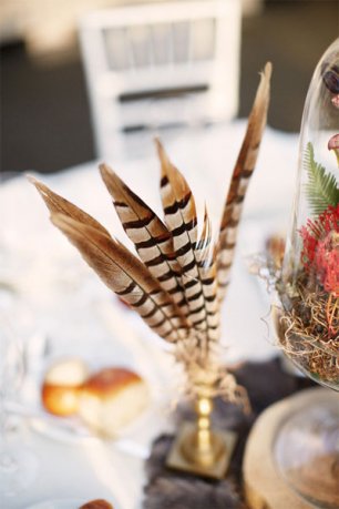 Декор стола: перья
