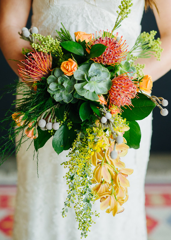 Букет невесты из необычных цветов
