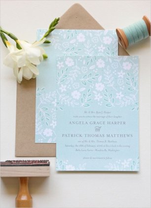 Приглашение на цветной бумаге