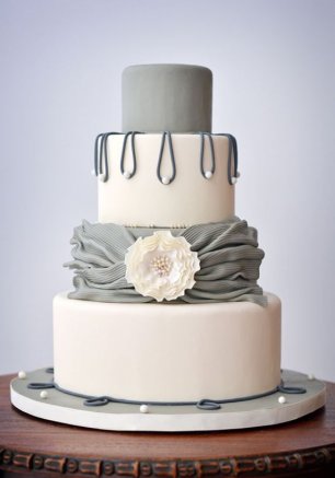 Двухцветный свадебный торт
