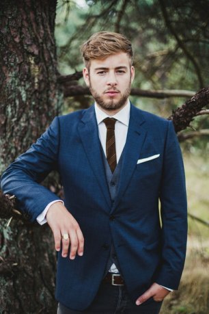 Костюм-тройка с галстуком