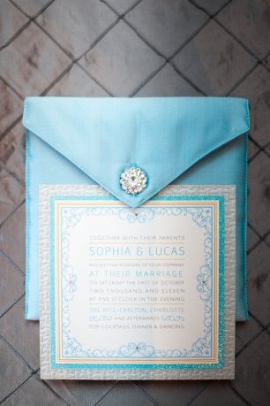 Приглашение в тканевом конверте