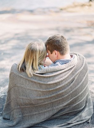 Деталь свадебной фотосессии - плед