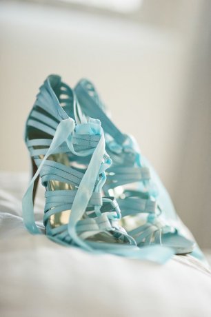 Туфли невесты с ремешками