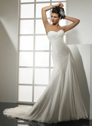 Платье невесты с драпировкой на юбке