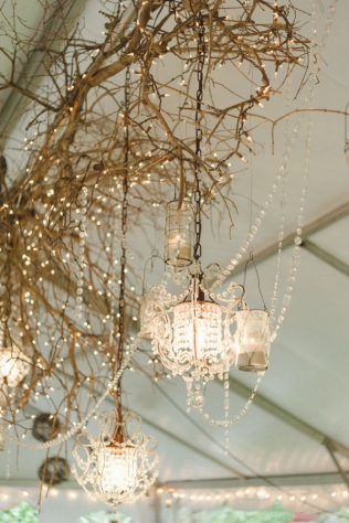 романтичная зимняя свадьба, винтажная люстра в декоре свадьбы