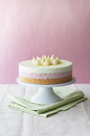 Трехслойный свадебный торт