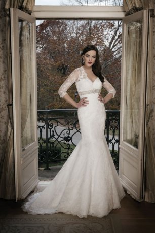 Платье невесты силуэта "русалка" с кружевом