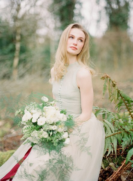 Фотосессия невесты в лесу
