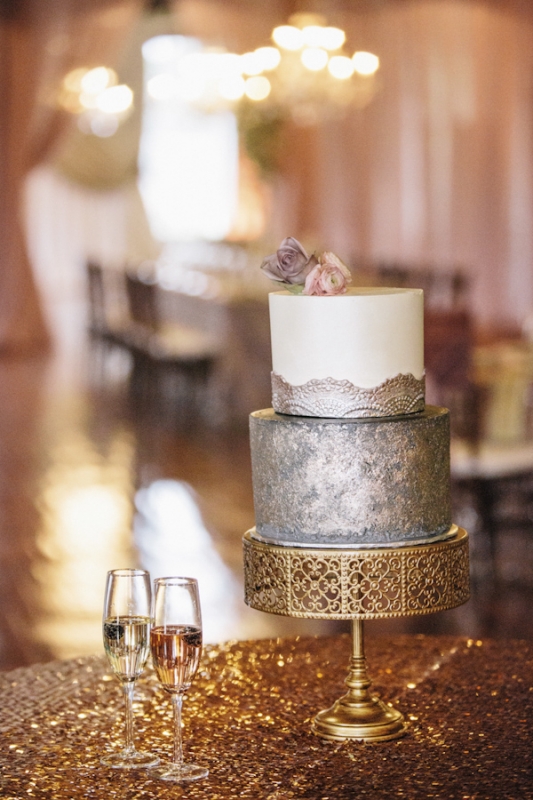 Свадебный торт с глазурью "под металл"