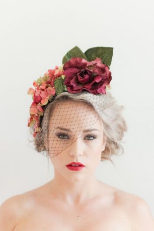 Вуалетка с цветочной композицией