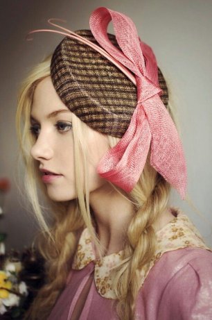 Шляпка с бантом для невесты