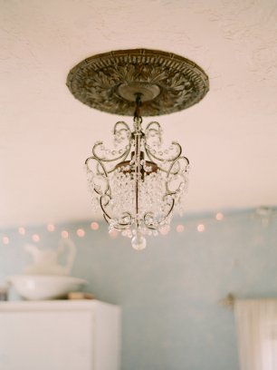 Люстра в декоре