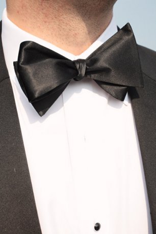 Классический галстук-бабочка жениха