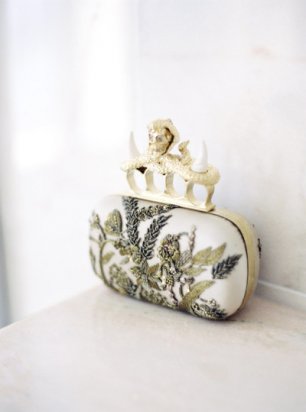 Клатч с фантазийной ручкой