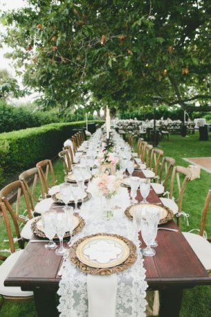 Оформление прямого свадебного стола