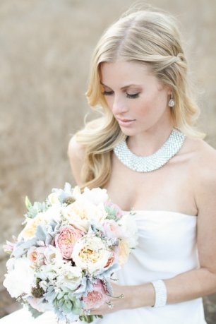 Букет невесты из пионов