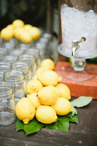 Декор димонадного бара: лимоны