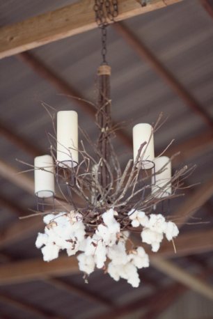Подсвечник-люстра, украшенный хлопком