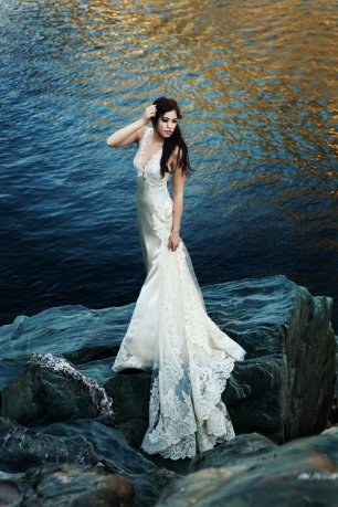 Платье невесты с вышивкой