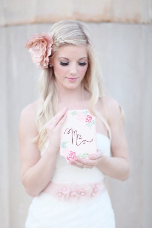 Невеста с приглашением