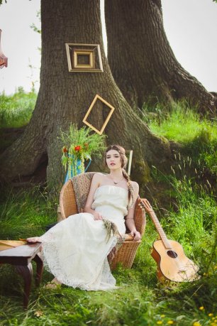 Фотосессия невесты в лесу