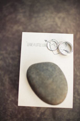 Кольца на камне