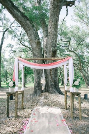 Выездная церемония в лесу