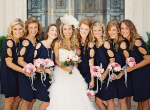 Подружки невесты и букеты