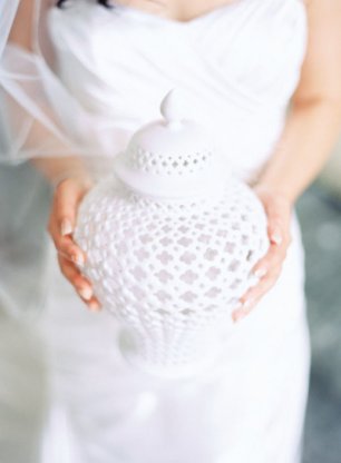 Невеста с необычной лампой