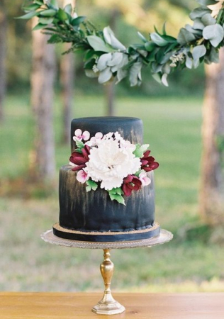 черный свадебный торт