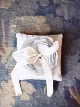 Классическая подушечка для колец