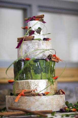 Свадебный торт с лесным декором