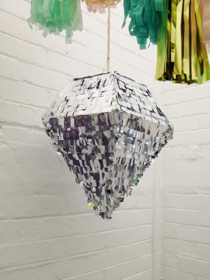 Серебряная пиньята