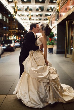 Шикарная фотосессия молодоженов