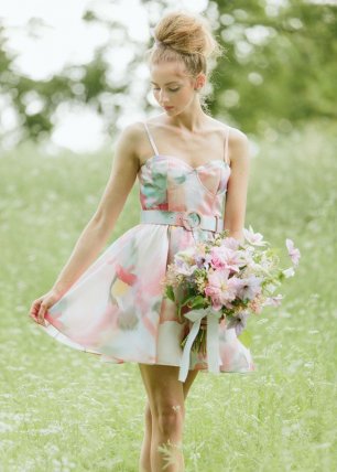 Разноцветное платье невесты