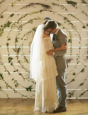 Романтичная фотосессия молодоженов