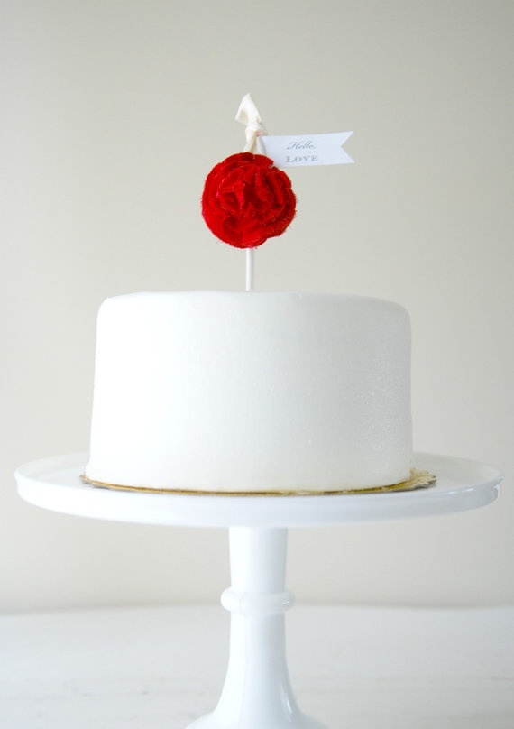 Лаконичный декор свадебного торта