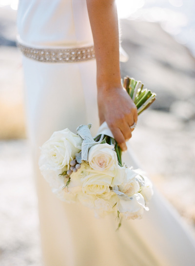 Классический букет невесты из роз