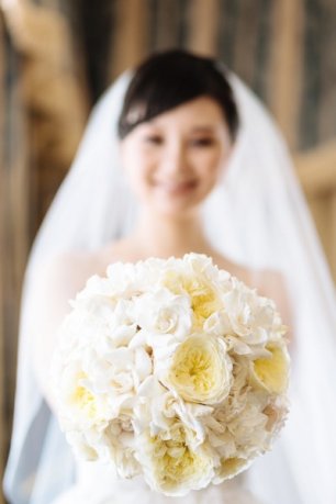 Букет-сфера из пионов