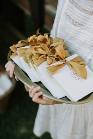 Приглашения с бантами