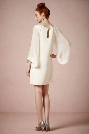 Платье невесты с широкими рукавами