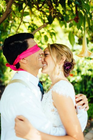 Фотосессия молодоженов в лесу