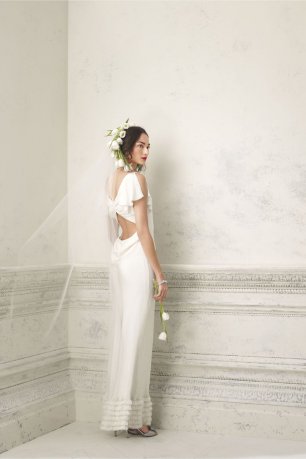 Платье невесты сложного кроя